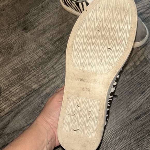 Kenneth Cole Zebra Print Sneakers - Picture 4 of 4
